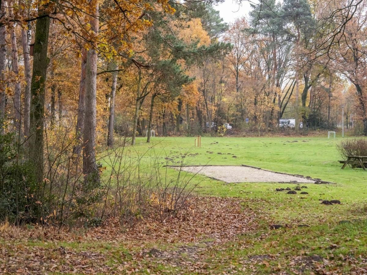 Modern Holiday Home In Stramproy In The Forest Buitenkant foto