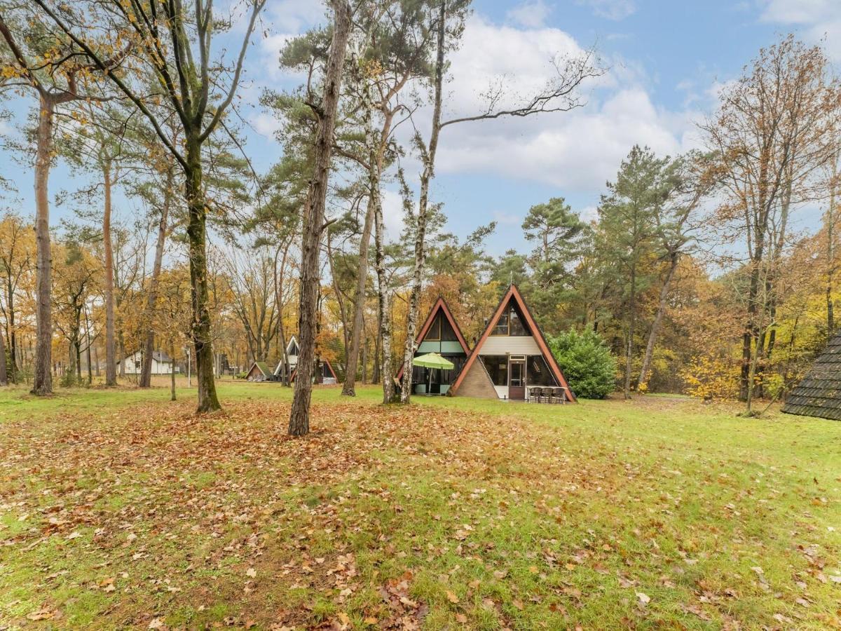 Modern Holiday Home In Stramproy In The Forest Buitenkant foto