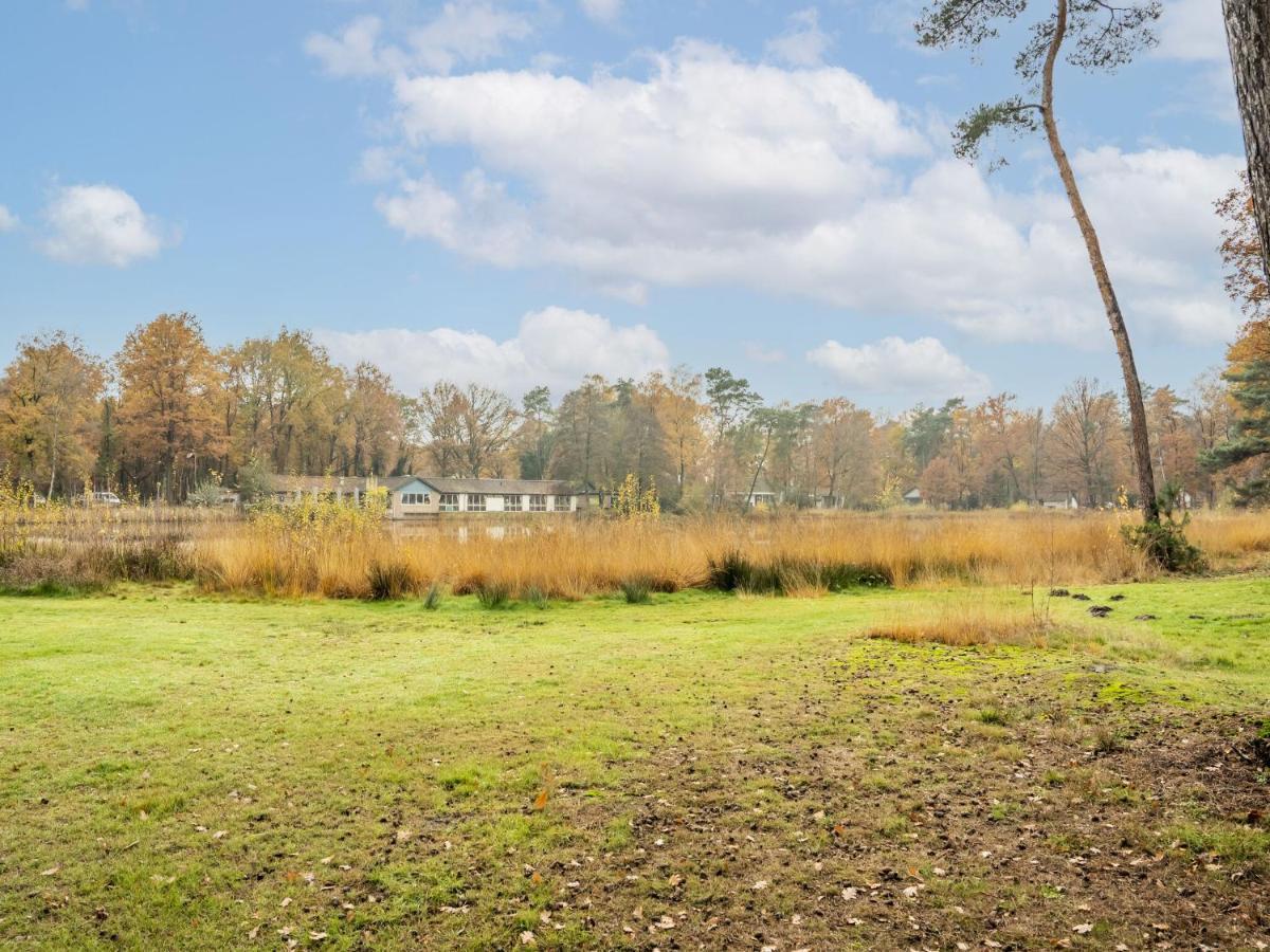 Modern Holiday Home In Stramproy In The Forest Buitenkant foto