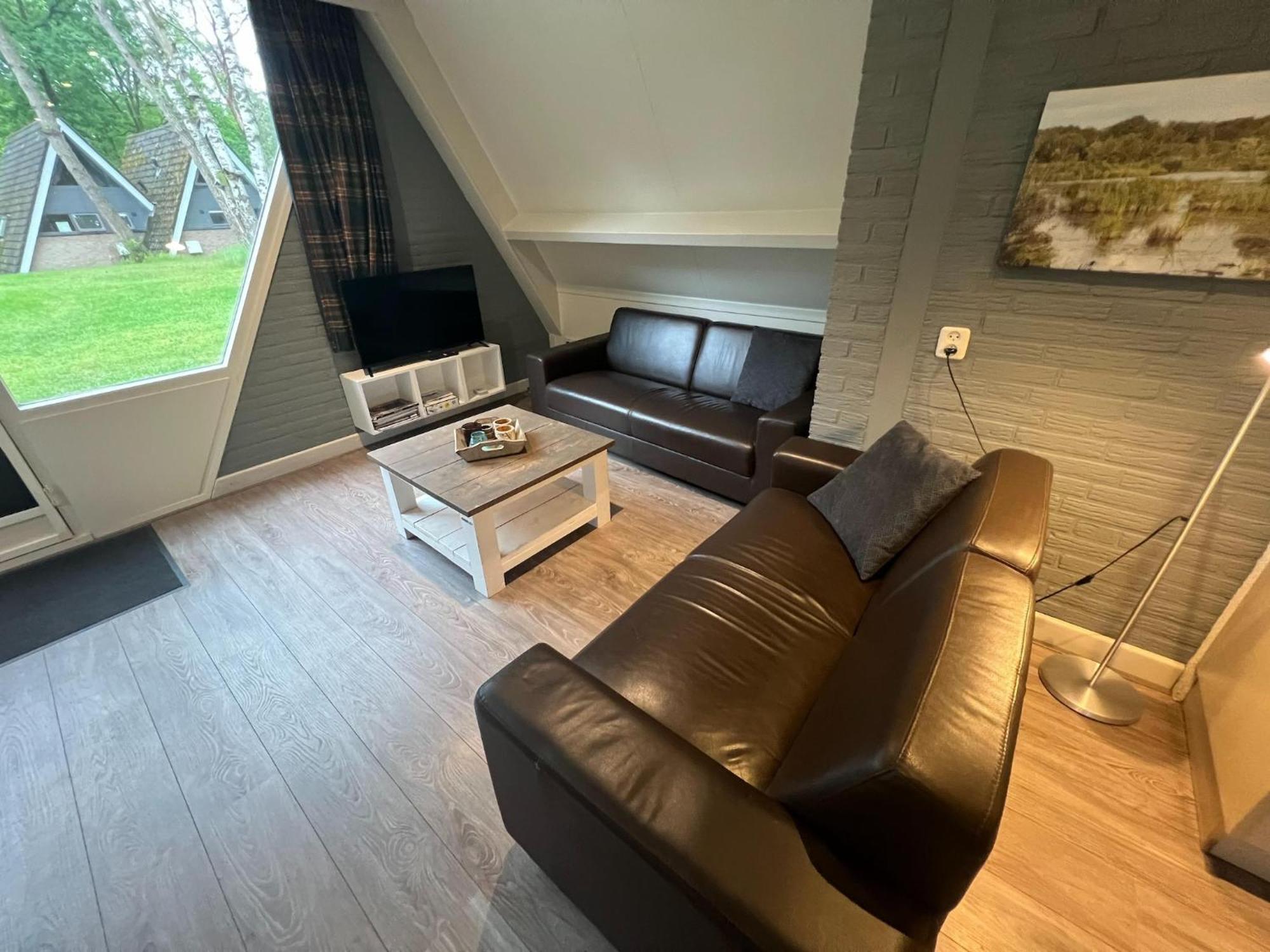 Modern Holiday Home In Stramproy In The Forest Buitenkant foto